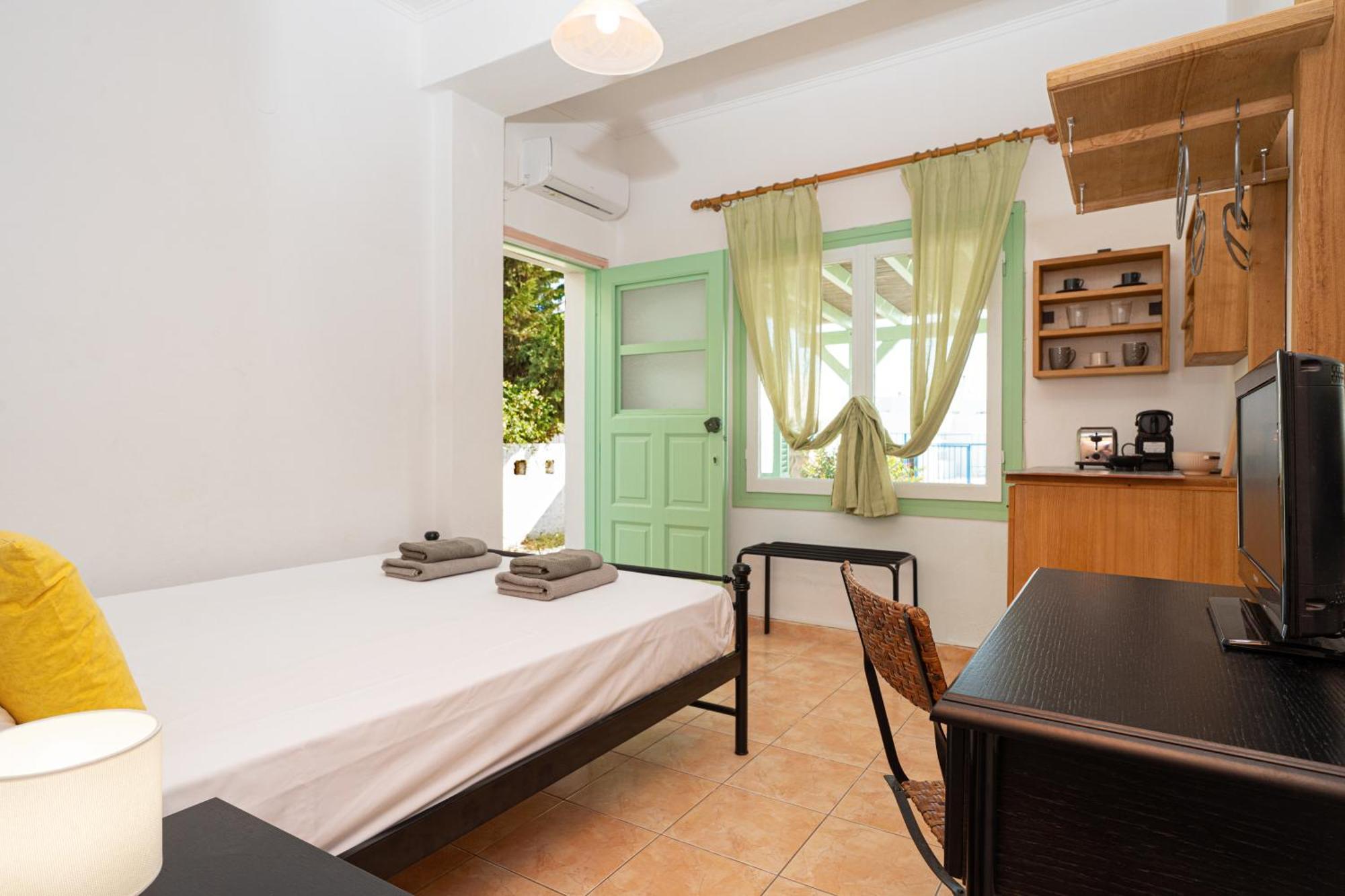 Orange Room Adamantas  Exterior photo